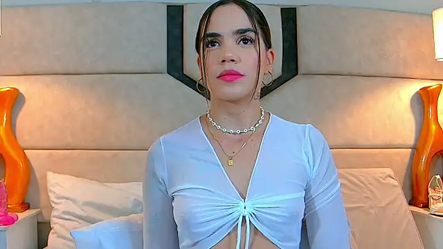 April Cutee online show from 02/05/25, 11:44