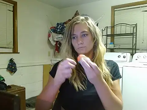 Snapshot of missymilf chatting on 10/09/25, 03:15 missymilf online show from 10/09/25, 03:15