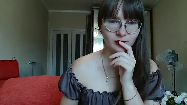 KiraGoldens online show from 10/12/25, 06:45