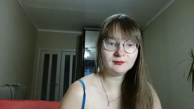 KiraGoldens online show from 10/15/25, 05:51