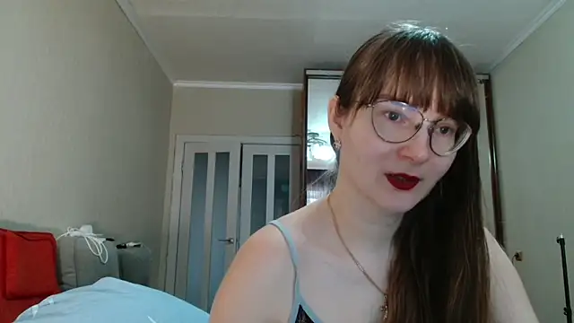 Snapshot of KiraGoldens chatting on 03/15/26, 06:19 KiraGoldens online show from 03/15/26, 06:19