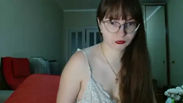 Snapshot of KiraGoldens chatting on 03/18/26, 05:43 KiraGoldens online show from 03/18/26, 05:43