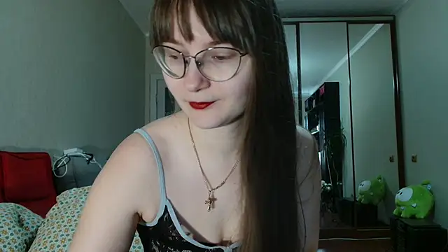 Snapshot of KiraGoldens chatting on 04/07/26, 06:14 KiraGoldens online show from 04/07/26, 06:14