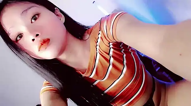 amomentoflust69 online show from 01/18/25, 05:20