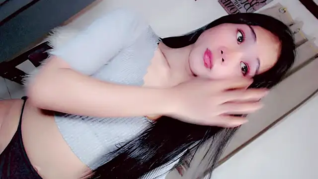 amomentoflust69 online show from 02/06/26, 04:50