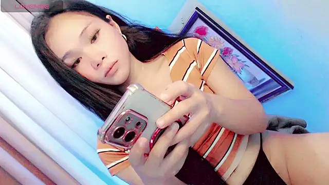 amomentoflust69 online show from 06/04/26, 11:16