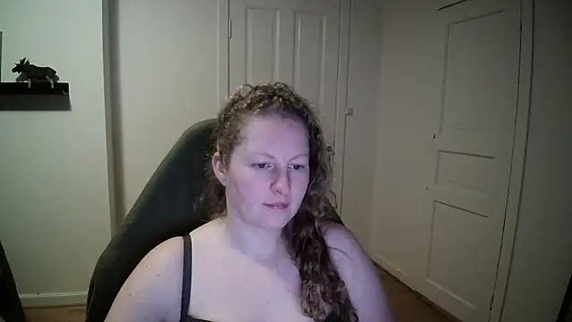 Snapshot of Girlnina-1995 chatting on 12/12/24, 04:32 Girlnina-1995 online show from 12/12/24, 04:32