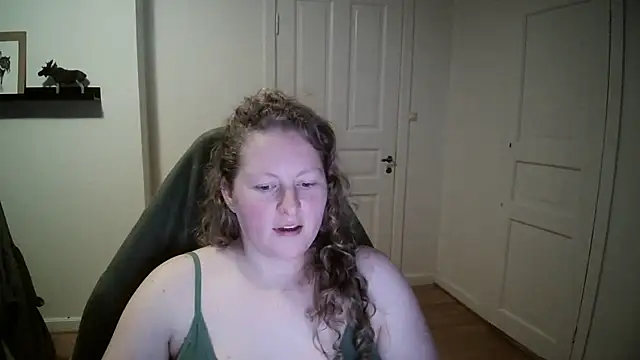 Snapshot of Girlnina-1995 chatting on 12/30/24, 05:34 Girlnina-1995 online show from 12/30/24, 05:34