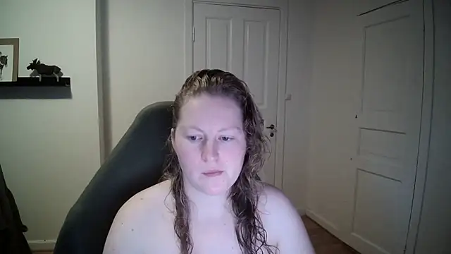 Snapshot of Girlnina-1995 chatting on 12/31/24, 11:09 Girlnina-1995 online show from 12/31/24, 11:09