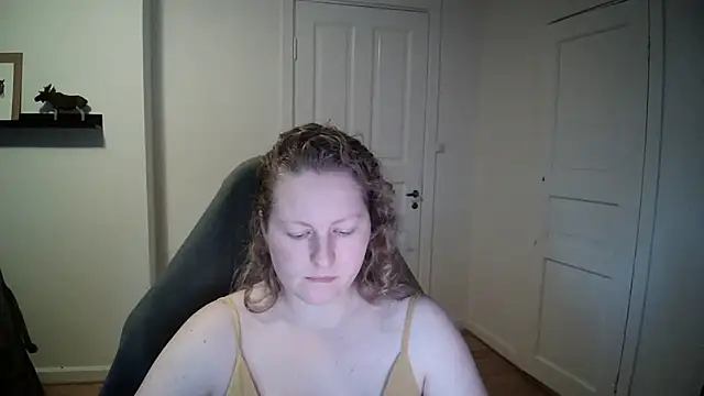 Snapshot of Girlnina-1995 chatting on 01/02/25, 01:51 Girlnina-1995 online show from 01/02/25, 01:51