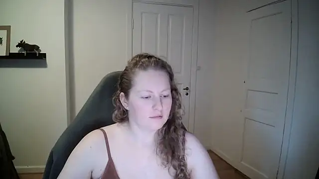 Snapshot of Girlnina-1995 chatting on 01/03/25, 01:14 Girlnina-1995 online show from 01/03/25, 01:14