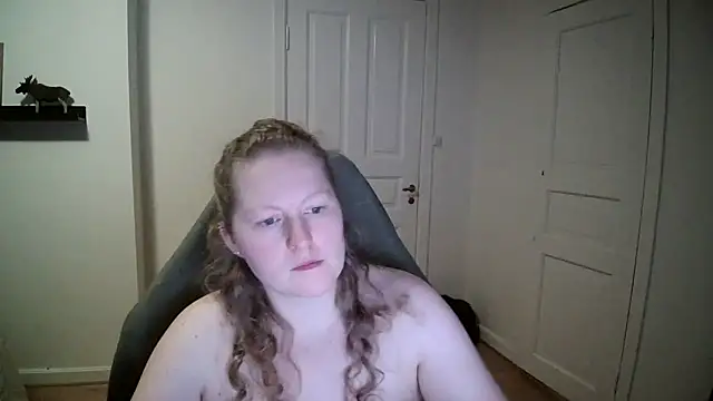 Snapshot of Girlnina-1995 chatting on 01/06/25, 09:43 Girlnina-1995 online show from 01/06/25, 09:43