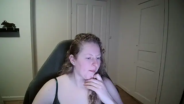 Snapshot of Girlnina-1995 chatting on 01/07/25, 02:51 Girlnina-1995 online show from 01/07/25, 02:51