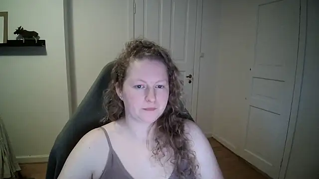 Snapshot of Girlnina-1995 chatting on 01/08/25, 12:37 Girlnina-1995 online show from 01/08/25, 12:37