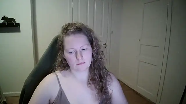 Snapshot of Girlnina-1995 chatting on 01/08/25, 03:39 Girlnina-1995 online show from 01/08/25, 03:39