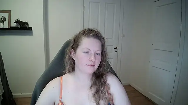 Snapshot of Girlnina-1995 chatting on 01/09/25, 12:52 Girlnina-1995 online show from 01/09/25, 12:52