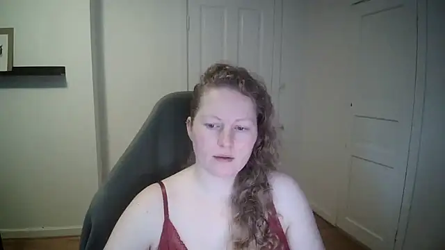 Snapshot of Girlnina-1995 chatting on 01/13/25, 10:03 Girlnina-1995 online show from 01/13/25, 10:03