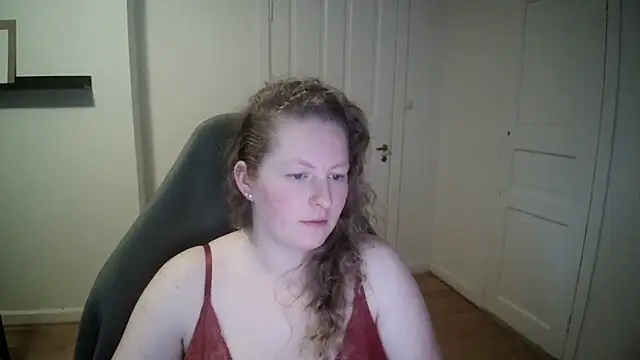 Snapshot of Girlnina-1995 chatting on 01/13/25, 01:17 Girlnina-1995 online show from 01/13/25, 01:17