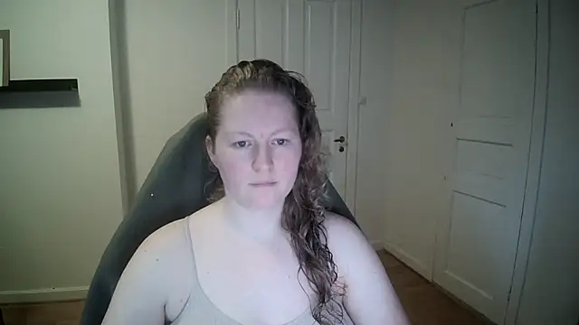 Snapshot of Girlnina-1995 chatting on 01/20/25, 09:24 Girlnina-1995 online show from 01/20/25, 09:24