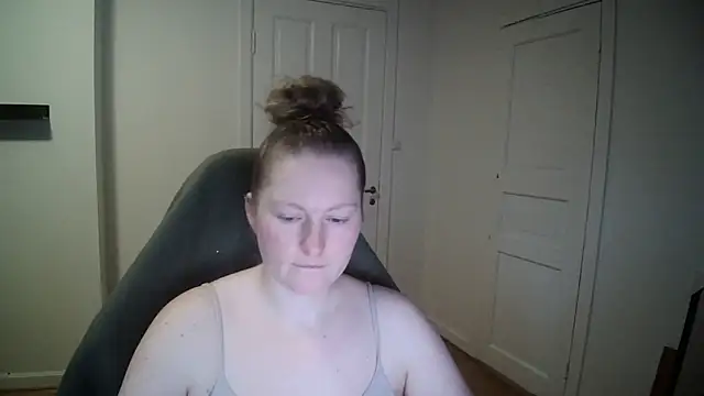 Snapshot of Girlnina-1995 chatting on 01/24/25, 12:10 Girlnina-1995 online show from 01/24/25, 12:10