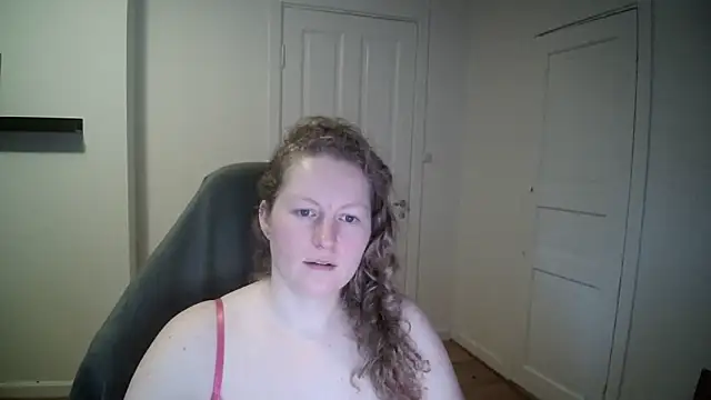 Snapshot of Girlnina-1995 chatting on 01/27/25, 10:49 Girlnina-1995 online show from 01/27/25, 10:49