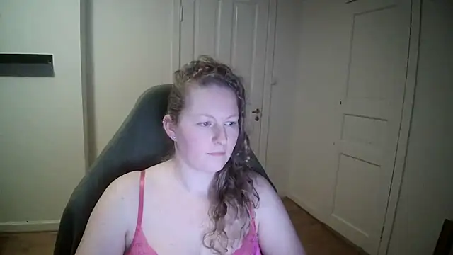 Snapshot of Girlnina-1995 chatting on 01/27/25, 05:48 Girlnina-1995 online show from 01/27/25, 05:48