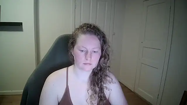 Snapshot of Girlnina-1995 chatting on 01/28/25, 02:31 Girlnina-1995 online show from 01/28/25, 02:31