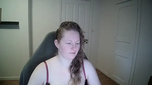 Snapshot of Girlnina-1995 chatting on 01/30/25, 10:29 Girlnina-1995 online show from 01/30/25, 10:29