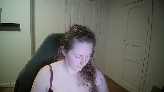 Snapshot of Girlnina-1995 chatting on 01/30/25, 07:48 Girlnina-1995 online show from 01/30/25, 07:48