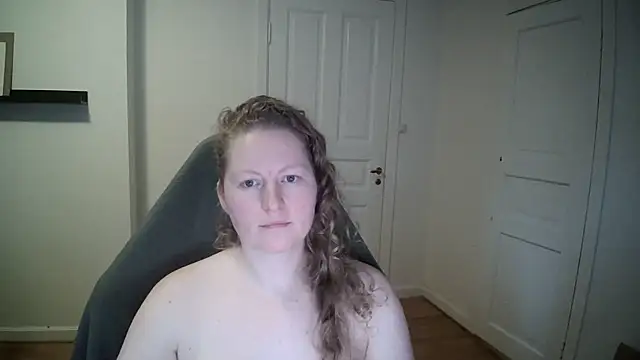 Snapshot of Girlnina-1995 chatting on 02/03/25, 12:25 Girlnina-1995 online show from 02/03/25, 12:25