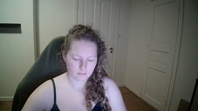 Snapshot of Girlnina-1995 chatting on 02/04/25, 03:47 Girlnina-1995 online show from 02/04/25, 03:47