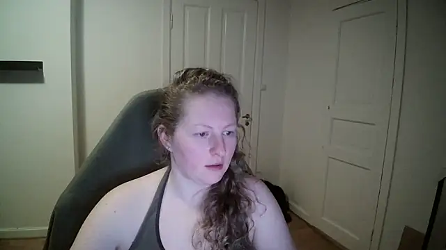 Snapshot of Girlnina-1995 chatting on 02/11/25, 07:48 Girlnina-1995 online show from 02/11/25, 07:48