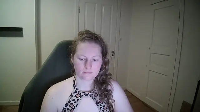 Snapshot of Girlnina-1995 chatting on 02/12/25, 05:05 Girlnina-1995 online show from 02/12/25, 05:05