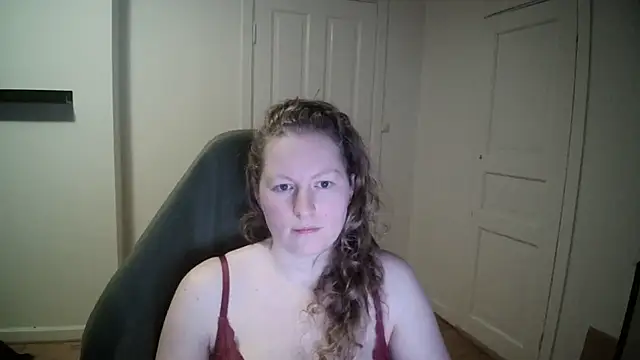 Snapshot of Girlnina-1995 chatting on 02/17/25, 09:08 Girlnina-1995 online show from 02/17/25, 09:08