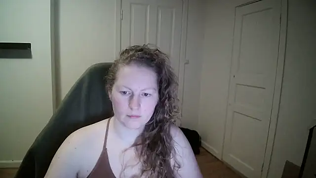 Snapshot of Girlnina-1995 chatting on 02/19/25, 09:25 Girlnina-1995 online show from 02/19/25, 09:25