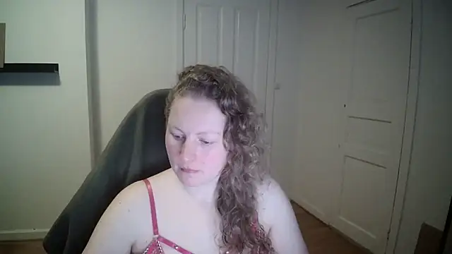 Snapshot of Girlnina-1995 chatting on 02/24/25, 09:10 Girlnina-1995 online show from 02/24/25, 09:10