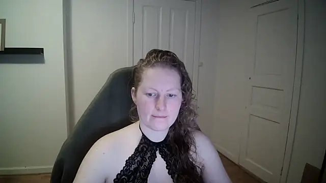 Snapshot of Girlnina-1995 chatting on 02/25/25, 09:42 Girlnina-1995 online show from 02/25/25, 09:42