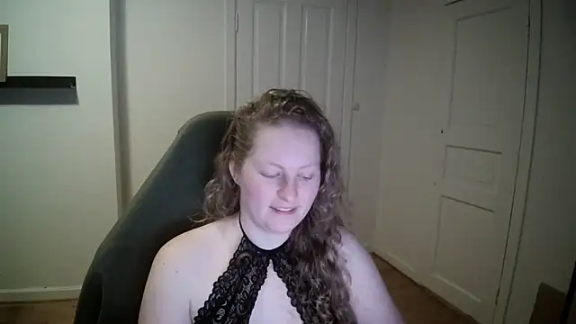 Snapshot of Girlnina-1995 chatting on 02/25/25, 04:00 Girlnina-1995 online show from 02/25/25, 04:00