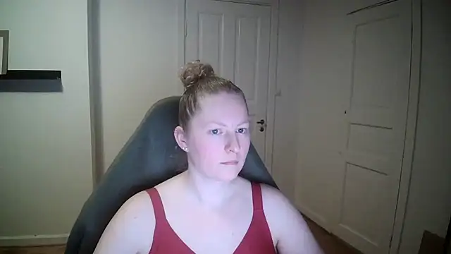 Snapshot of Girlnina-1995 chatting on 02/26/25, 06:54 Girlnina-1995 online show from 02/26/25, 06:54