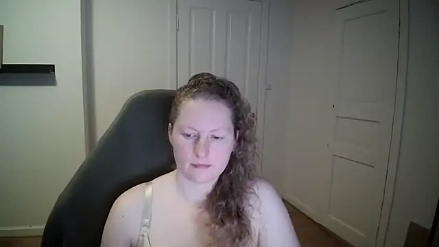 Snapshot of Girlnina-1995 chatting on 02/28/25, 12:09 Girlnina-1995 online show from 02/28/25, 12:09