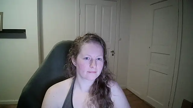 Snapshot of Girlnina-1995 chatting on 03/03/25, 09:48 Girlnina-1995 online show from 03/03/25, 09:48