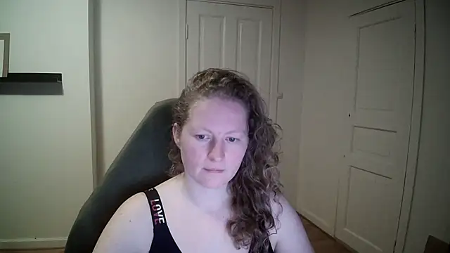 Snapshot of Girlnina-1995 chatting on 03/04/25, 09:11 Girlnina-1995 online show from 03/04/25, 09:11