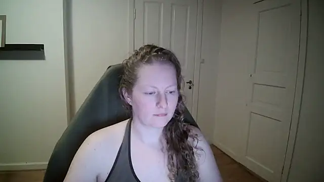 Snapshot of Girlnina-1995 chatting on 03/17/25, 07:37 Girlnina-1995 online show from 03/17/25, 07:37