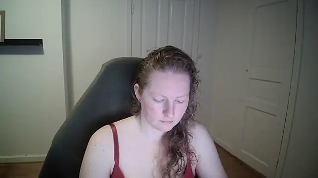 Snapshot of Girlnina-1995 chatting on 03/18/25, 11:30 Girlnina-1995 online show from 03/18/25, 11:30