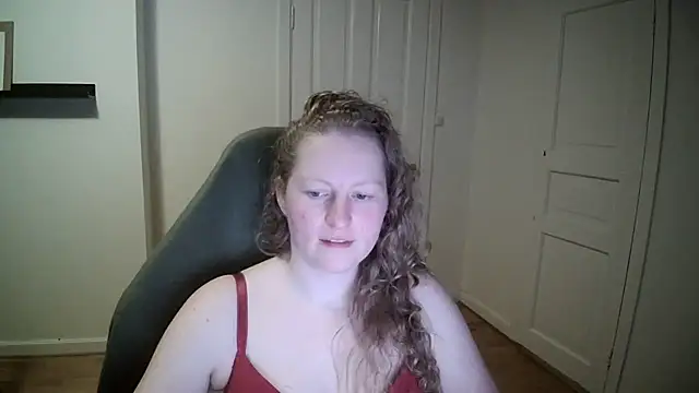 Snapshot of Girlnina-1995 chatting on 03/18/25, 07:53 Girlnina-1995 online show from 03/18/25, 07:53