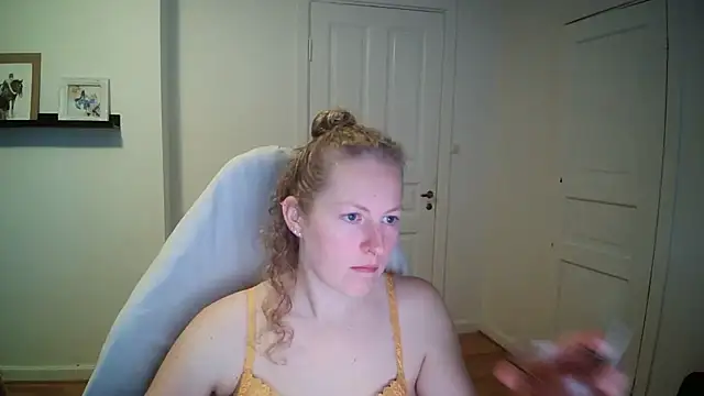 Snapshot of Girlnina-1995 chatting on 10/01/25, 08:42 Girlnina-1995 online show from 10/01/25, 08:42