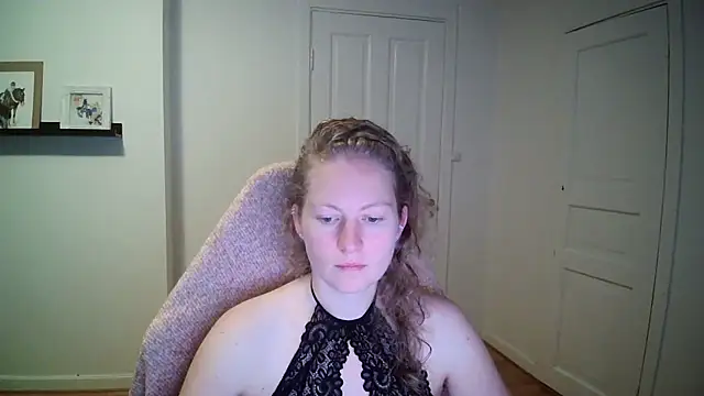 Snapshot of Girlnina-1995 chatting on 10/09/25, 08:23 Girlnina-1995 online show from 10/09/25, 08:23