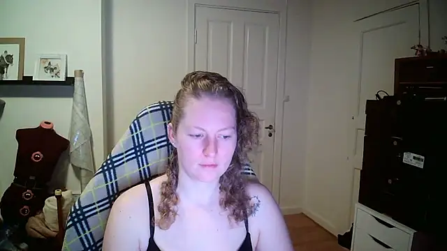 Girlnina-1995 online show from 01/12/26, 06:18