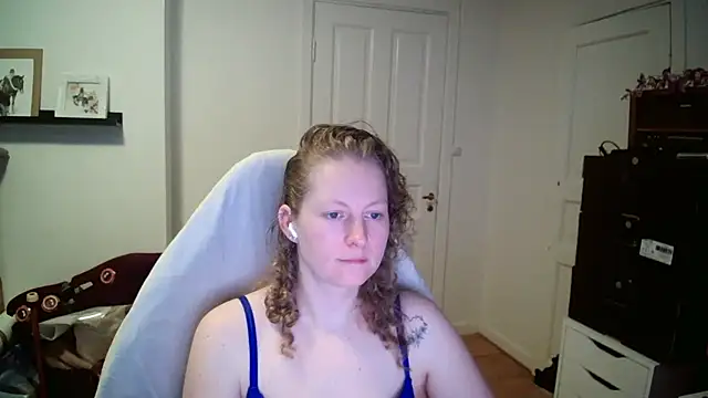 Girlnina-1995 online show from 02/11/26, 09:58