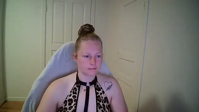 Girlnina-1995 online show from 05/19/26, 05:03